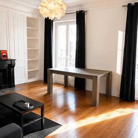 Saxe Gambetta - Spacieux 80m Lumineux - 2 Balcon Apartment Lyon